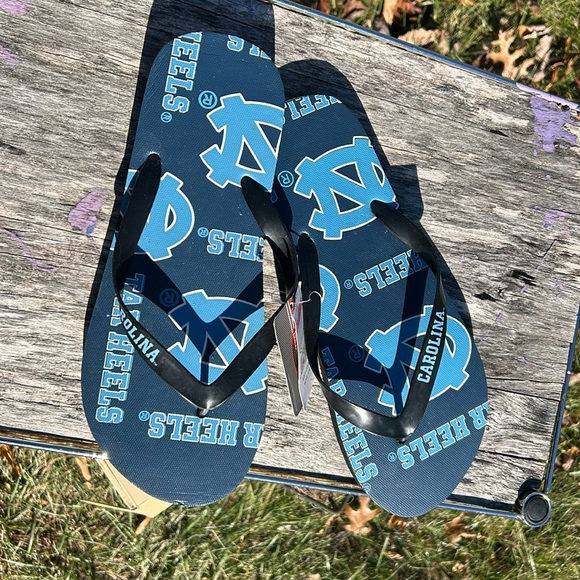North Carolina Tar Heels flip-flops, size 11/12 extra large, New, Tarheel blue - Picture 1 of 4